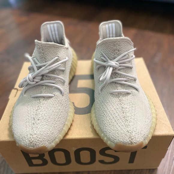 Yeezy Boost 350 V2 size 8.5 Sesame - Picture 3 of 8